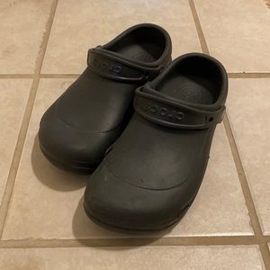 Non slip crocs